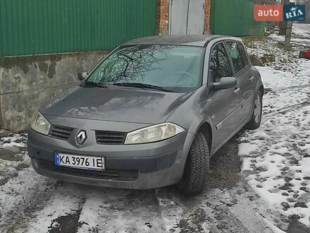 Рено Меган 2003 у Жмеренке на Automoto.ua Сірий Рено Меган, об'ємом двигуна 1.9 л та пробігом 257 тис. км за 3500 $, фото 1 на Automoto.ua