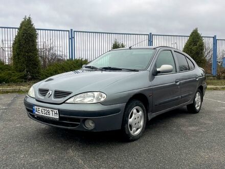 Серый Рено Меган, объемом двигателя 1.4 л и пробегом 260 тыс. км за 2100 $, фото 1 на Automoto.ua