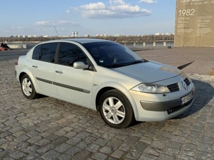Серый Рено Меган, объемом двигателя 2 л и пробегом 72 тыс. км за 6999 $, фото 1 на Automoto.ua