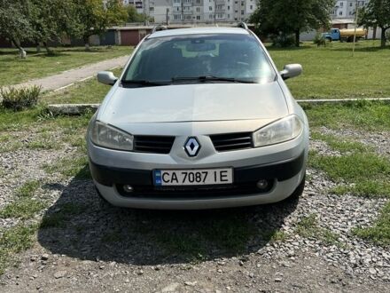Рено Меган 2003 в Умани на Automoto.ua Серый Рено Меган, объемом двигателя 1.4 л и пробегом 343 тыс. км за 3300 $, фото 1 на Automoto.ua