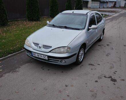 Сірий Рено Меган, об'ємом двигуна 1.4 л та пробігом 150 тис. км за 2800 $, фото 1 на Automoto.ua