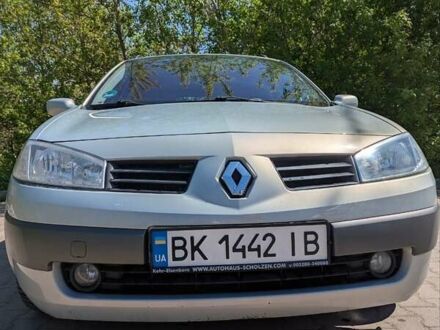 Рено Меган 2003 в Ровно на Automoto.ua Серый Рено Меган, объемом двигателя 2 л и пробегом 112 тыс. км за 4300 $, фото 1 на Automoto.ua