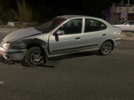 Серый Рено Меган, объемом двигателя 1.4 л и пробегом 290 тыс. км за 1500 $, фото 1 на Automoto.ua