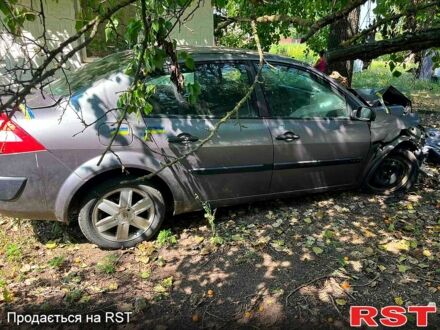 Рено Меган 2004 у Дніпро (Дніпропетровську) на Automoto.ua Сірий Рено Меган, об'ємом двигуна 1.6 л та пробігом 240 тис. км за 1000 $, фото 1 на Automoto.ua