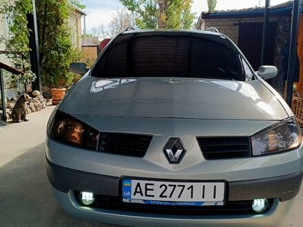 Рено Меган 2004 в Павлограде на Automoto.ua Серый Рено Меган, объемом двигателя 1.9 л и пробегом 314 тыс. км за 4700 $, фото 1 на Automoto.ua