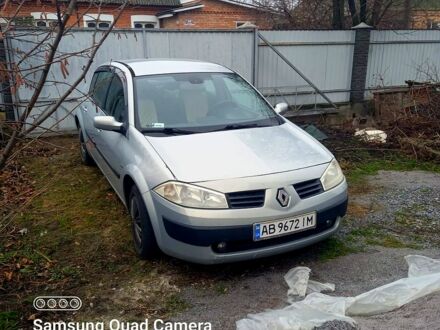 Рено Меган 2004 в Виннице на Automoto.ua Серый Рено Меган, объемом двигателя 1.4 л и пробегом 240 тыс. км за 3100 $, фото 1 на Automoto.ua