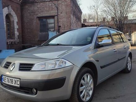 Рено Меган 2004 у Кам'янське (Дніпродзержинськ) на Automoto.ua Сірий Рено Меган, об'ємом двигуна 1.6 л та пробігом 265 тис. км за 4700 $, фото 1 на Automoto.ua