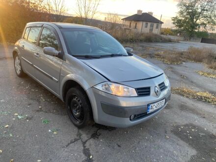 Рено Меган 2004 в Днепре (Днепропетровске) на Automoto.ua Серый Рено Меган, объемом двигателя 1.6 л и пробегом 260 тыс. км за 2300 $, фото 1 на Automoto.ua