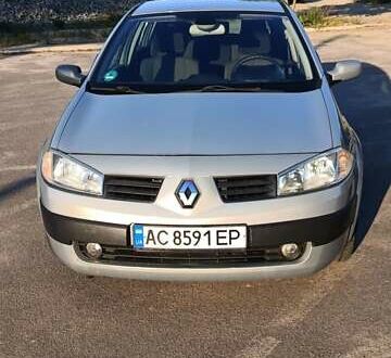 Рено Меган 2004 в Кременчуге на Automoto.ua Серый Рено Меган, объемом двигателя 1.6 л и пробегом 209 тыс. км за 6000 $, фото 1 на Automoto.ua