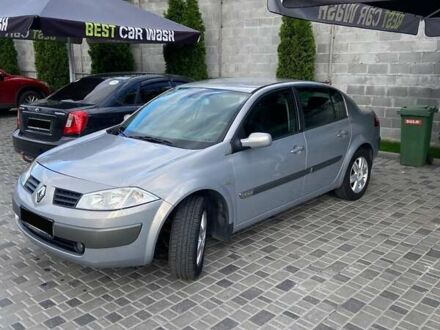 Рено Меган 2004 у Кропивницькому (Кіровограді) на Automoto.ua Сірий Рено Меган, об'ємом двигуна 1.6 л та пробігом 215 тис. км за 6000 $, фото 1 на Automoto.ua