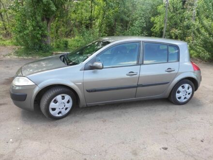 Рено Меган 2004 в Кривом Роге на Automoto.ua Серый Рено Меган, объемом двигателя 0 л и пробегом 241 тыс. км за 2800 $, фото 1 на Automoto.ua