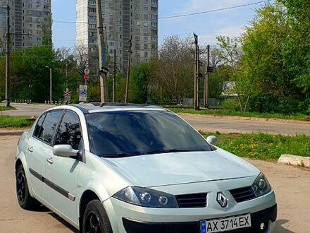 Рено Меган 2004 в Харькове на Automoto.ua Серый Рено Меган, объемом двигателя 2 л и пробегом 295 тыс. км за 4000 $, фото 1 на Automoto.ua