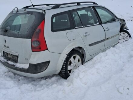 Серый Рено Меган, объемом двигателя 0 л и пробегом 400 тыс. км за 2000 $, фото 1 на Automoto.ua