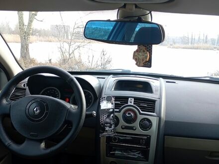 Сірий Рено Меган, об'ємом двигуна 1.6 л та пробігом 267 тис. км за 5200 $, фото 1 на Automoto.ua