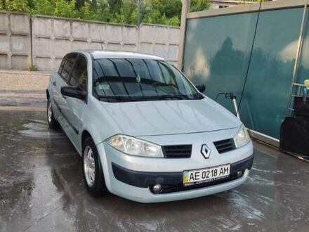Рено Меган 2005 у Дніпро (Дніпропетровську) на Automoto.ua Сірий Рено Меган, об'ємом двигуна 1.4 л та пробігом 327 тис. км за 5100 $, фото 1 на Automoto.ua