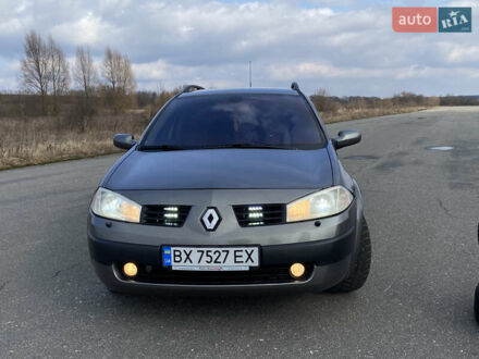 Рено Меган 2005 у Изяслве на Automoto.ua Сірий Рено Меган, об'ємом двигуна 2 л та пробігом 278 тис. км за 5000 $, фото 1 на Automoto.ua