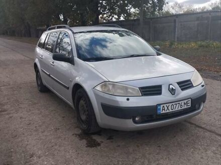 Рено Меган 2005 у Первомайском на Automoto.ua Сірий Рено Меган, об'ємом двигуна 1.6 л та пробігом 293 тис. км за 4300 $, фото 1 на Automoto.ua