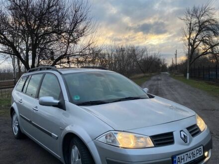 Рено Меган 2005 в Славянске на Automoto.ua Серый Рено Меган, объемом двигателя 1.6 л и пробегом 263 тыс. км за 5899 $, фото 1 на Automoto.ua