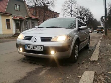 Рено Меган 2005 в Полтаве на Automoto.ua Серый Рено Меган, объемом двигателя 1.39 л и пробегом 190 тыс. км за 4299 $, фото 1 на Automoto.ua