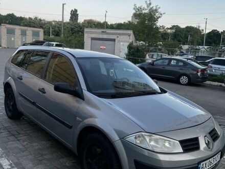 Рено Меган 2005 в Харькове на Automoto.ua Серый Рено Меган, объемом двигателя 1.6 л и пробегом 276 тыс. км за 4800 $, фото 1 на Automoto.ua
