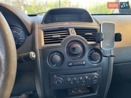 Серый Рено Меган, объемом двигателя 1.6 л и пробегом 270 тыс. км за 5000 $, фото 1 на Automoto.ua