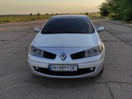 Рено Меган 2006 в Славянске на Automoto.ua Серый Рено Меган, объемом двигателя 2 л и пробегом 160 тыс. км за 7200 $, фото 1 на Automoto.ua