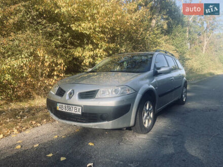 Рено Меган 2006 в Умани на Automoto.ua Серый Рено Меган, объемом двигателя 1.5 л и пробегом 310 тыс. км за 4000 $, фото 1 на Automoto.ua