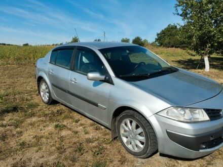 Серый Рено Меган, объемом двигателя 0 л и пробегом 225 тыс. км за 3814 $, фото 1 на Automoto.ua