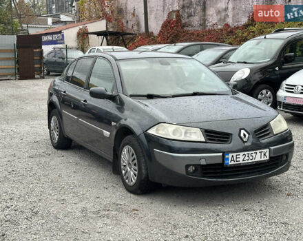 Рено Меган 2006 в Каменское - Днепродзержинск на Automoto.ua Серый Рено Меган, объемом двигателя 1.6 л и пробегом 200 тыс. км за 4600 $, фото 1 на Automoto.ua