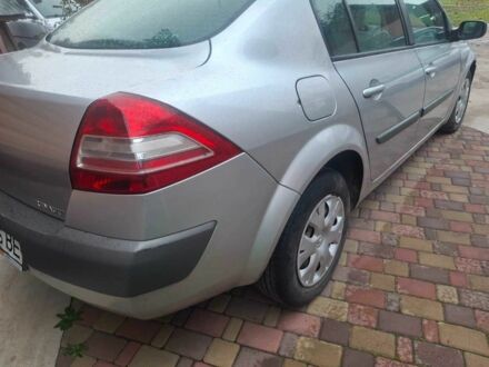 Рено Меган 2006 в Конотопе на Automoto.ua Серый Рено Меган, объемом двигателя 1.6 л и пробегом 195 тыс. км за 4000 $, фото 1 на Automoto.ua