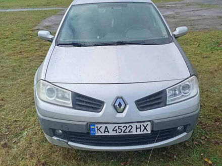 Серый Рено Меган, объемом двигателя 1.6 л и пробегом 337 тыс. км за 3700 $, фото 1 на Automoto.ua