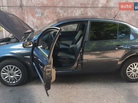 Рено Меган 2006 в Каменское - Днепродзержинск на Automoto.ua Серый Рено Меган, объемом двигателя 1.6 л и пробегом 225 тыс. км за 5000 $, фото 1 на Automoto.ua