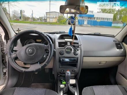 Рено Меган 2006 в Остоге на Automoto.ua Серый Рено Меган, объемом двигателя 1.6 л и пробегом 198 тыс. км за 5500 $, фото 1 на Automoto.ua