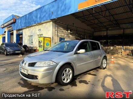 Рено Меган 2006 в Никополе на Automoto.ua Серый Рено Меган, объемом двигателя 1.6 л и пробегом 289 тыс. км за 4199 $, фото 1 на Automoto.ua