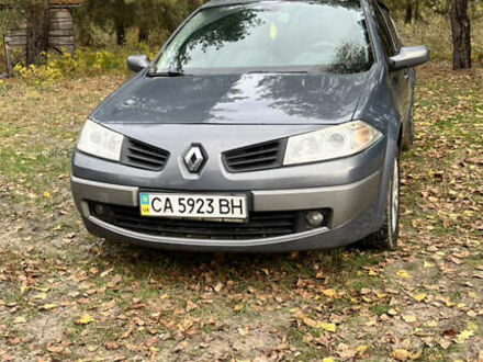 Рено Меган 2007 в Киеве на Automoto.ua Серый Рено Меган, объемом двигателя 1.6 л и пробегом 227 тыс. км за 5300 $, фото 1 на Automoto.ua