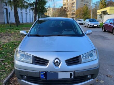 Рено Меган 2007 в Купянске на Automoto.ua Серый Рено Меган, объемом двигателя 1.4 л и пробегом 228 тыс. км за 3300 $, фото 1 на Automoto.ua