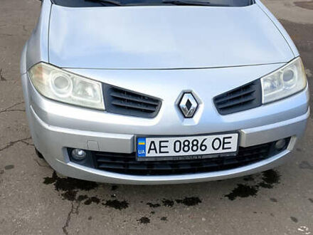 Серый Рено Меган, объемом двигателя 2 л и пробегом 215 тыс. км за 5000 $, фото 1 на Automoto.ua