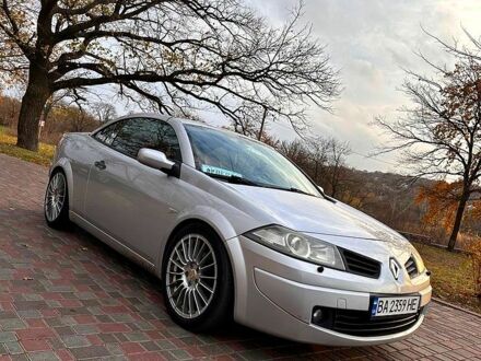 Серый Рено Меган, объемом двигателя 2 л и пробегом 176 тыс. км за 6500 $, фото 1 на Automoto.ua