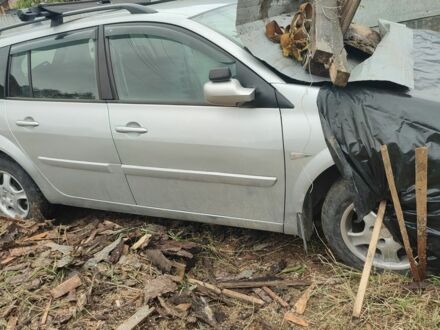 Рено Меган 2007 в Надворной на Automoto.ua Серый Рено Меган, объемом двигателя 1.5 л и пробегом 200 тыс. км за 1100 $, фото 1 на Automoto.ua