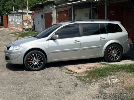 Рено Меган 2008 в Славянске на Automoto.ua Серый Рено Меган, объемом двигателя 1.5 л и пробегом 271 тыс. км за 6500 $, фото 1 на Automoto.ua