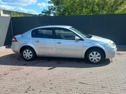 Серый Рено Меган, объемом двигателя 1.6 л и пробегом 348 тыс. км за 3950 $, фото 1 на Automoto.ua