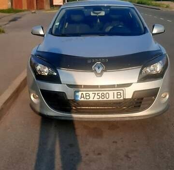 Серый Рено Меган, объемом двигателя 1.6 л и пробегом 289 тыс. км за 4500 $, фото 1 на Automoto.ua