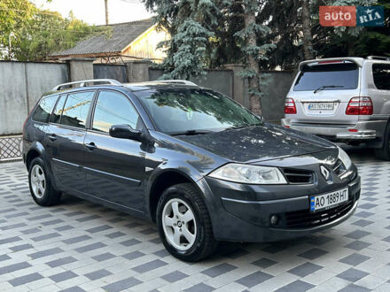 Рено Меган 2008 у Мукачеве на Automoto.ua Сірий Рено Меган, об'ємом двигуна 1.6 л та пробігом 255 тис. км за 3999 $, фото 1 на Automoto.ua