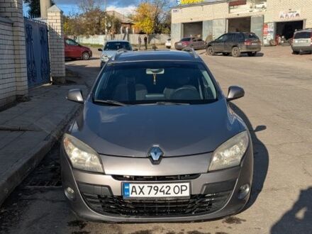 Рено Меган 2009 в Изюме на Automoto.ua Серый Рено Меган, объемом двигателя 1.4 л и пробегом 207 тыс. км за 6000 $, фото 1 на Automoto.ua