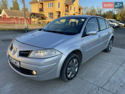 Рено Меган 2009 в Ужгороде на Automoto.ua Серый Рено Меган, объемом двигателя 1.6 л и пробегом 288 тыс. км за 2000 $, фото 1 на Automoto.ua