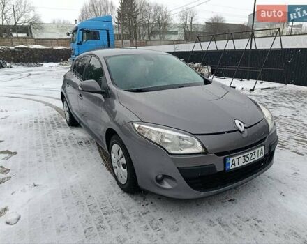 Серый Рено Меган, объемом двигателя 1.46 л и пробегом 327 тыс. км за 5000 $, фото 1 на Automoto.ua