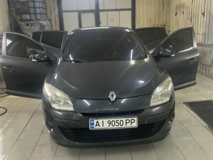 Рено Меган 2009 у Бородянке на Automoto.ua Сірий Рено Меган, об'ємом двигуна 1.5 л та пробігом 258 тис. км за 6000 $, фото 1 на Automoto.ua