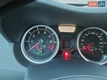 Серый Рено Меган, объемом двигателя 1.6 л и пробегом 183 тыс. км за 6200 $, фото 1 на Automoto.ua