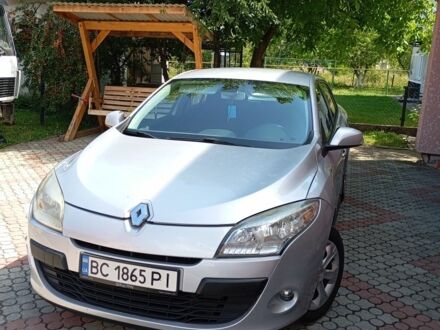 Рено Меган 2009 в Калуше на Automoto.ua Серый Рено Меган, объемом двигателя 1.5 л и пробегом 320 тыс. км за 5200 $, фото 1 на Automoto.ua