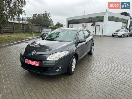 Рено Меган 2009 у Белой Церкве на Automoto.ua Сірий Рено Меган, об'ємом двигуна 1.6 л та пробігом 231 тис. км за 7900 $, фото 1 на Automoto.ua